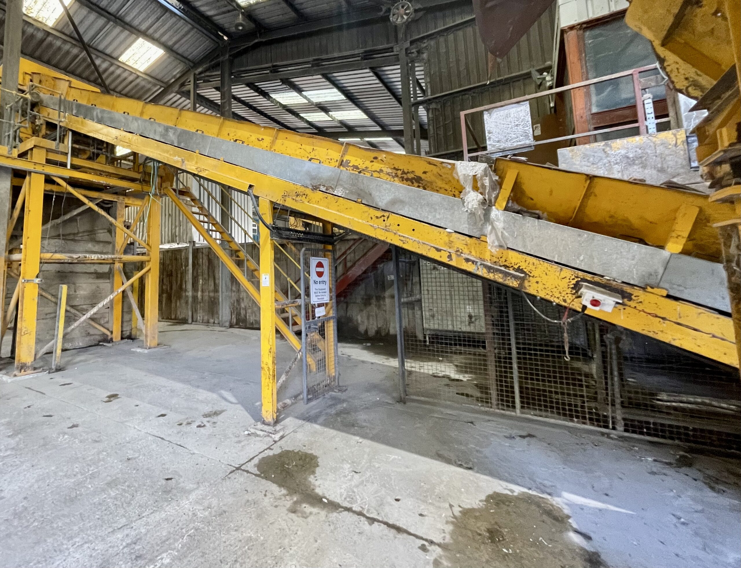 LJH Conveyor 1200 mm wide chevon belt